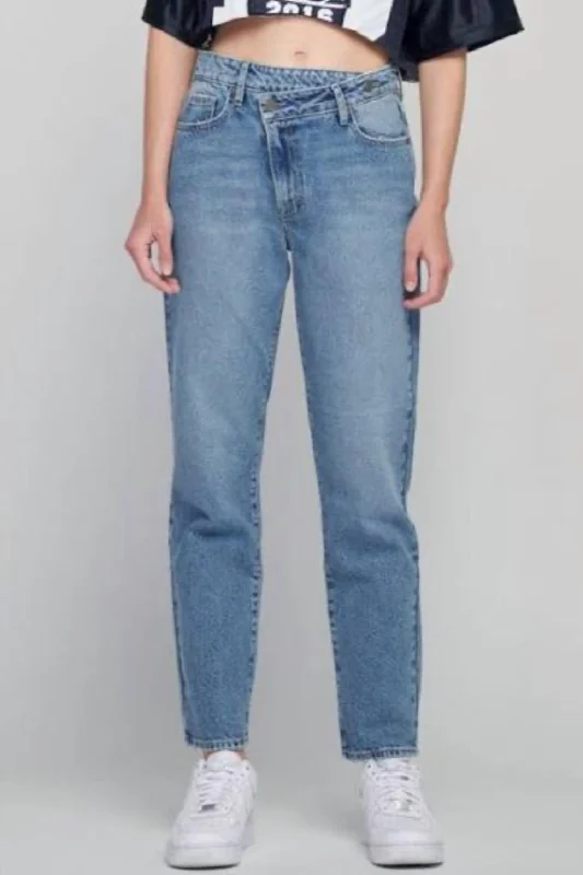 Women's High Street Fashion Tracey High Rise Straight Repair Waistband Jean In Medium Dark
