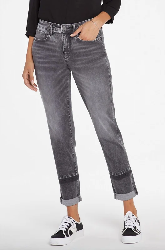 Online Boutiques Best Margot Girlfriend With Rolled Cuff Jean In Nobelle