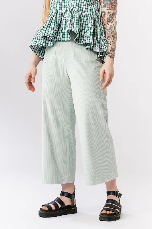 Women's Sporty Chic Clothes Named Verso Trousers and Shorts
