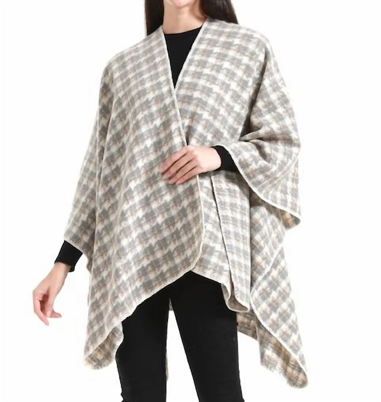 Women's Evening Attire Molly Ann Cape In Ivy Ruana