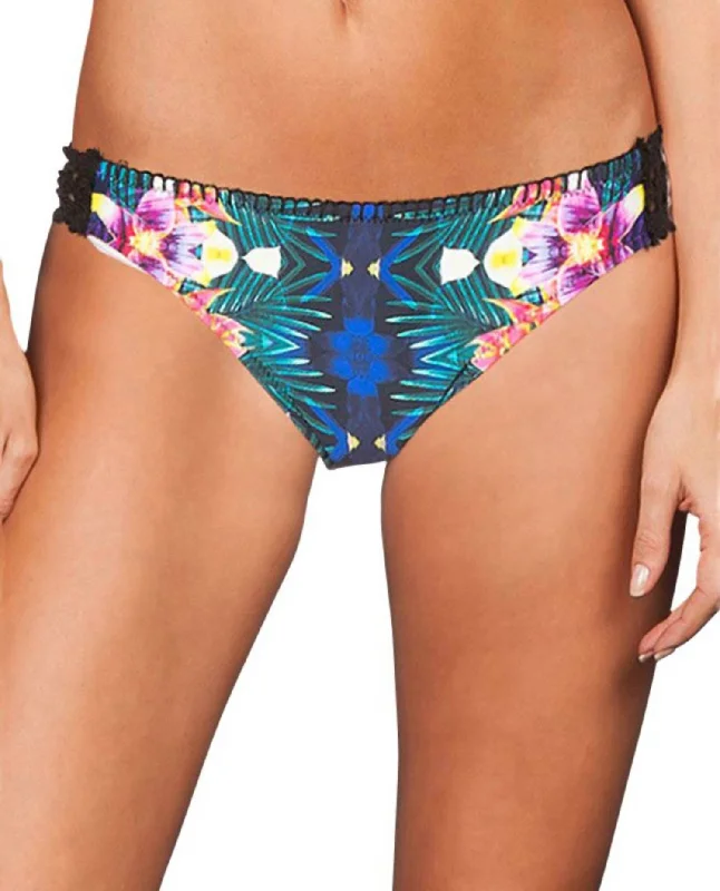 Women's Vintage Attire Moderate Bikini Bottom In Habanera