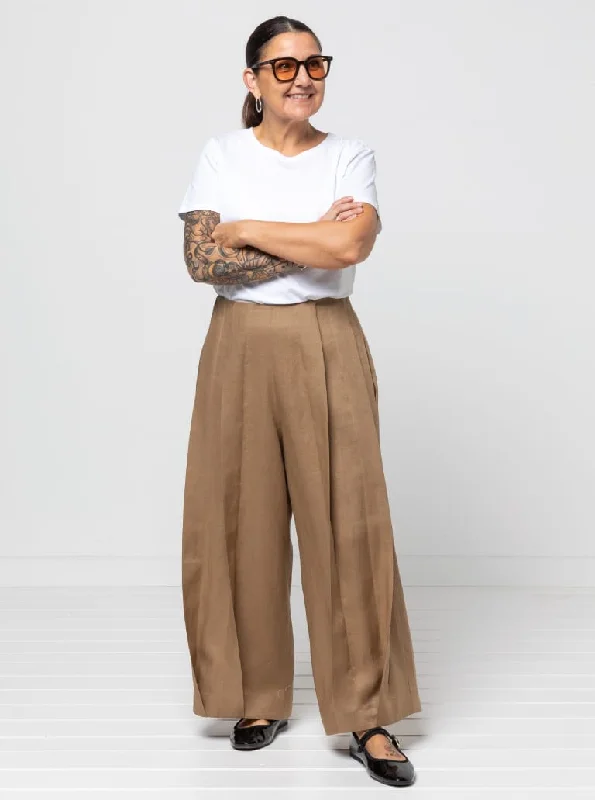 Women's Elegant Evening Outfit Style Arc Atlas Woven Pant