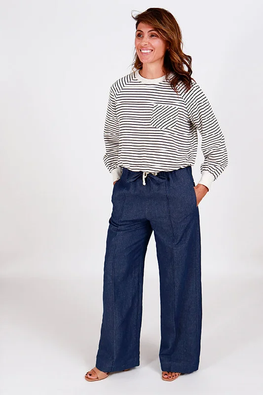 Women's Outfit Chalk and Notch Reya Pants and Shorts