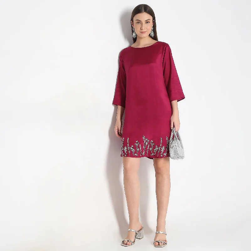 Online Boutiques Best Straight Fit Solid Dress