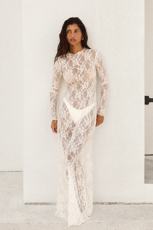 Chic Style Lyon Lace Dress in White Lace