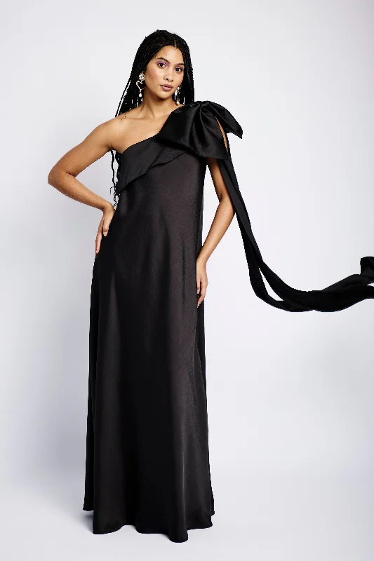 Modern Casual Clothing One Shoulder Bow Dress in Black