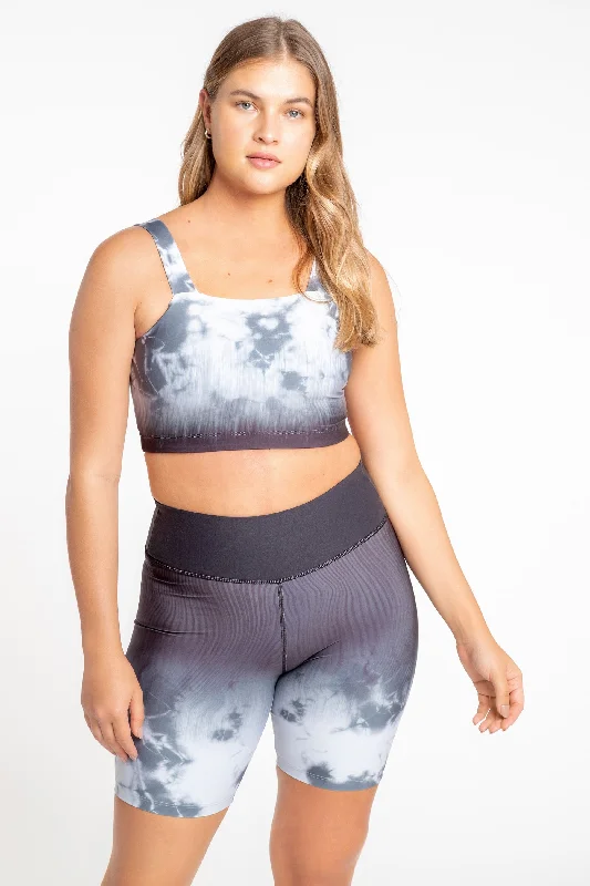 Women's Fashion-Forward Apparel Sinergy Grey Denim Rever Bermuda