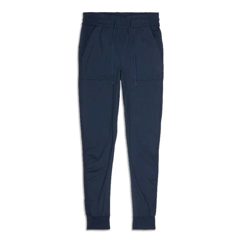 High-Fashion Women's Clothing Beyond the Studio Jogger - Resale
