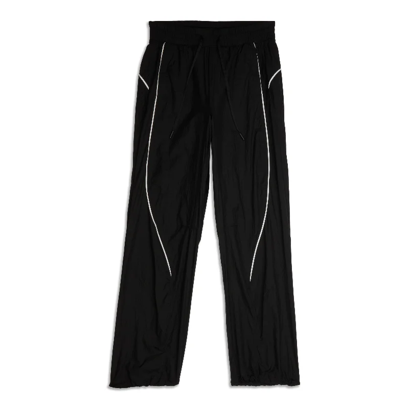 Casual Garments For Women License To Train Mid-Rise Lightweight Jogger - Resale