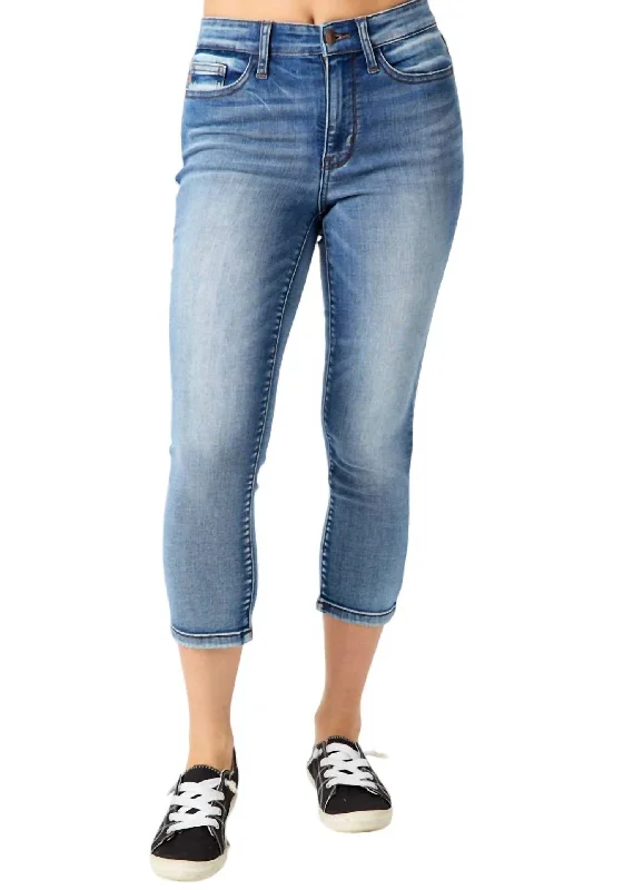Elegant Women's Fashion Mid-Rise Capri Jean In Blue