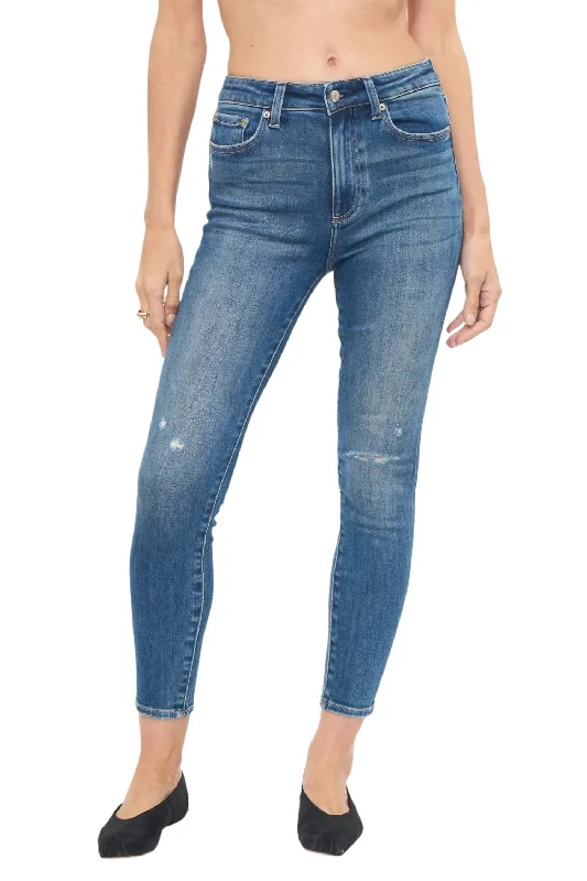 Women's Holiday Clothing Women's Aline Jeans In Plaza Distressed